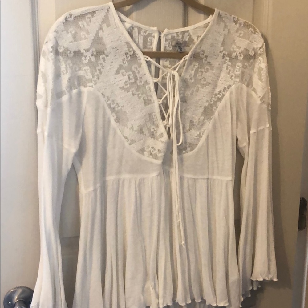Adorable white lace Ecoté top from Urban